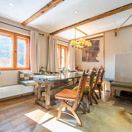 Schloss Sissi - S * فوندس